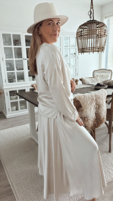 LAYLA SATIINIPUSERO BEIGE