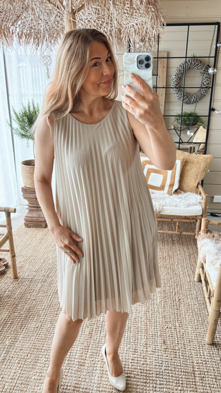 POLLY PLISEERATTU MEKKO BEIGE