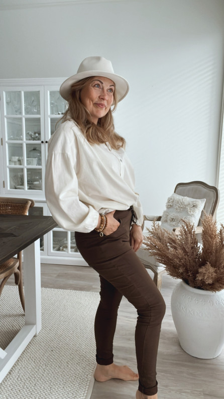 JESSI JOGGERIT RUSKEA