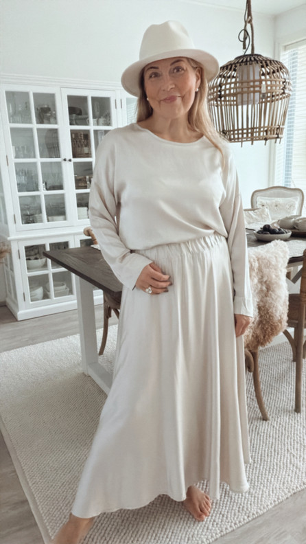 LAYLA SATIINIPUSERO BEIGE