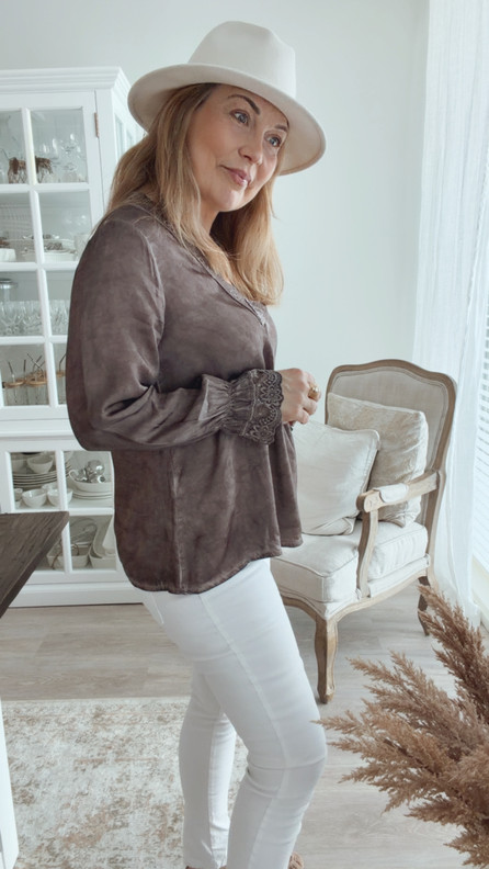 AMY SATIINIPUSERO RUSKEA