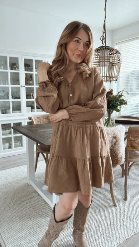 HAZEL PELLAVAMEKKO KAMELI