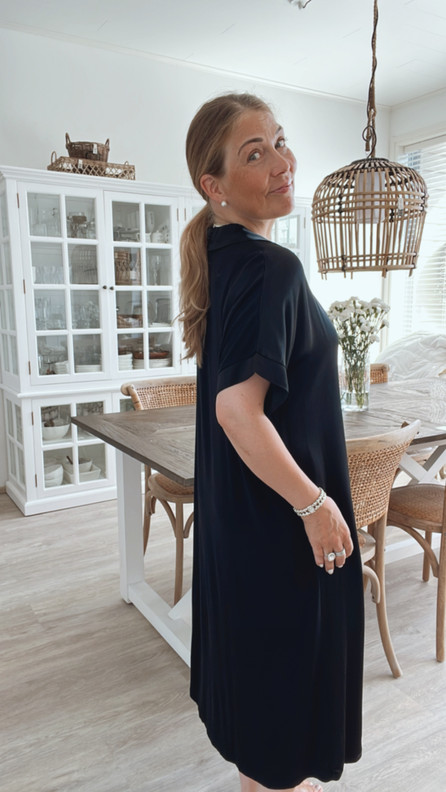 ROXANNE SATIINIMEKKO MUSTA 