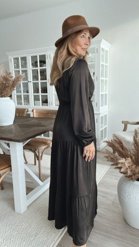 EMILY SILKKI-SATIINIMEKKO RUSKEA