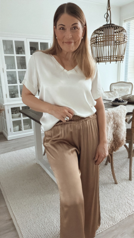 DONNALEE SATIINITEEPPARI LUONNONVALKOINEN