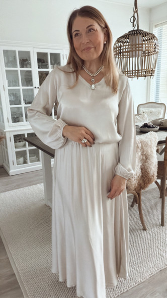 CHLOE SATIINIPUSERO BEIGE
