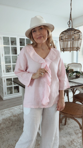 ALEXANDRA PELLAVAPAITA ROOSA