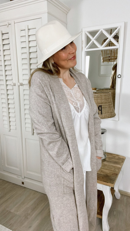 FLORA NEULETAKKI TAUPE