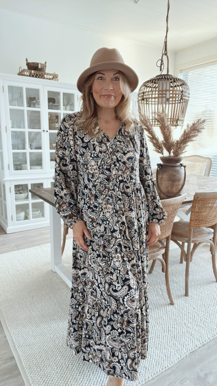 AURELIA VISKOOSIMEKKO MUSTA