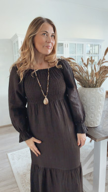 ANGELINA PELLAVAMEKKO RUSKEA