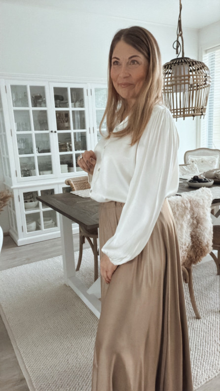 BEATRIZ SATIINIPUSERO LUONNONVALKOINEN