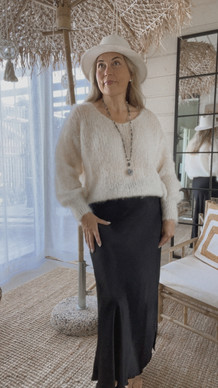 IDA SATIINIHAME MUSTA