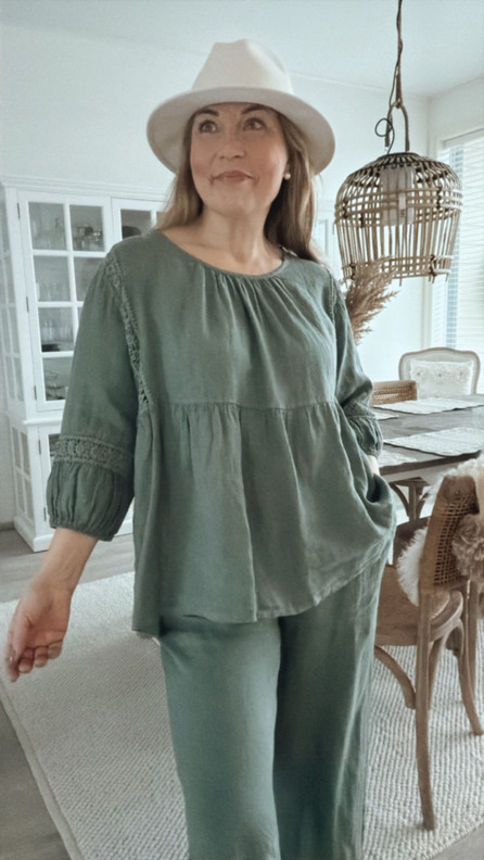 CASSANDRA PELLAVAPAITA KHAKI