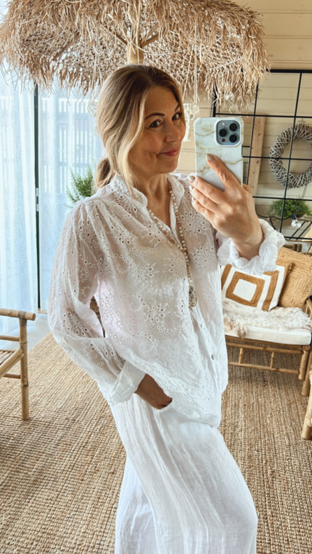 CINDY PAITIS VALKOINEN