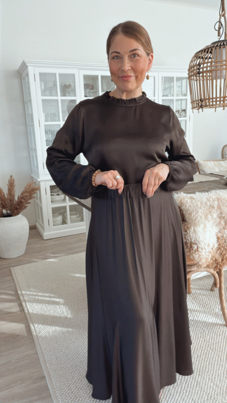 FILIPA SATIINIHAME RUSKEA