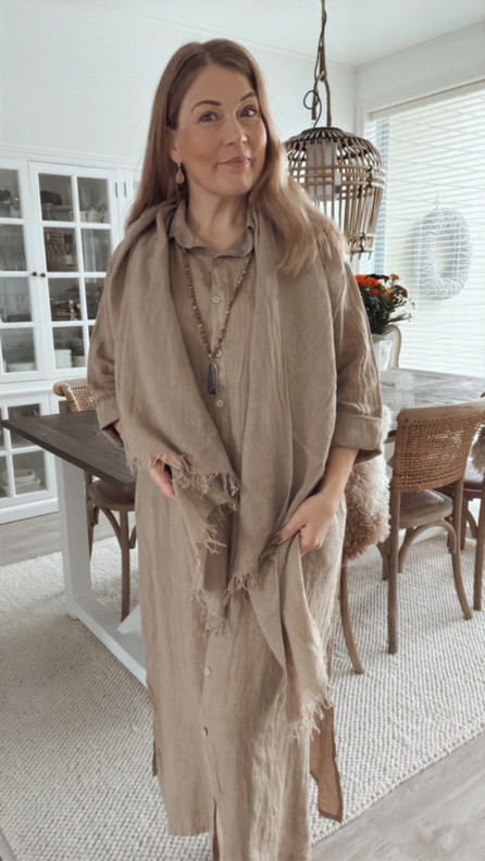 JOANNE PELLAVAHUIVI KASHMIR