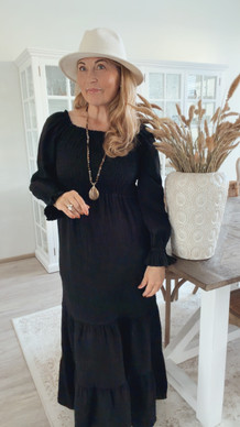 ANGELINA PELLAVAMEKKO MUSTA