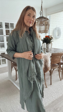 JOANNE PELLAVAHUIVI KHAKI