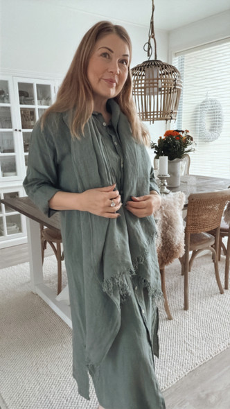 JOANNE PELLAVAHUIVI KHAKI