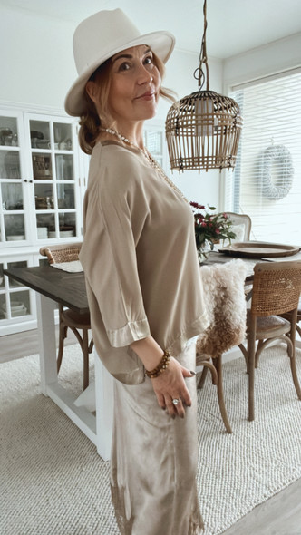 BRIGIT VISCOSE BLOUSE CAMEL
