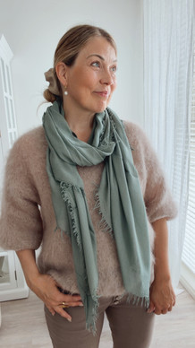 NAMIRA HUIVI KHAKI