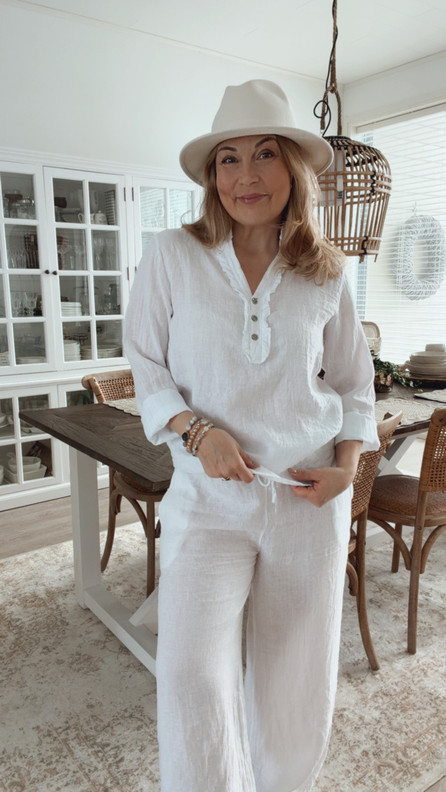 PEGGY PELLAVAPAITA VALKOINEN