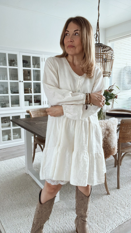 HAZEL PELLAVAMEKKO MILKY