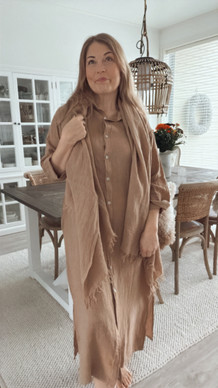 JOANNE PELLAVAHUIVI KAMELI