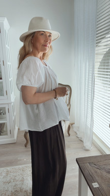 MINDY PUUVILLAPUSERO VALKOINEN