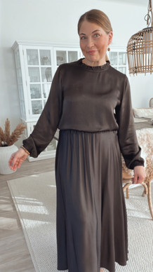 FILIPA SATIINIHAME RUSKEA