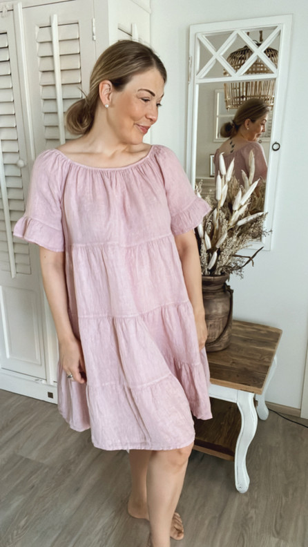 CALINDA PELLAVAMEKKO MALVA