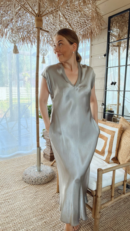 JULIETTE SILKKI-SATIINIMEKKO TAUPE