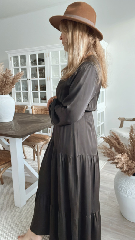 EMILY SILKKI-SATIINIMEKKO RUSKEA