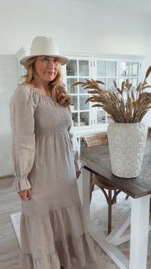 ANGELINA PELLAVAMEKKO KASHMIR