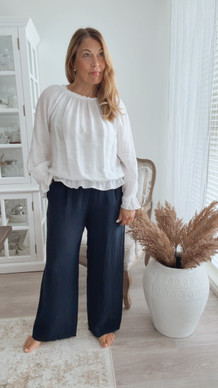 CASSIE PELLAVAHOUSUT NAVY