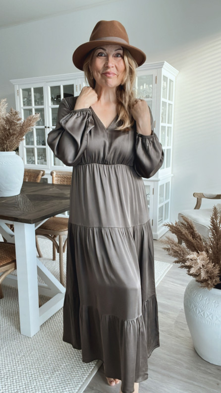 EMILY SILKKI-SATIINIMEKKO TAUPE