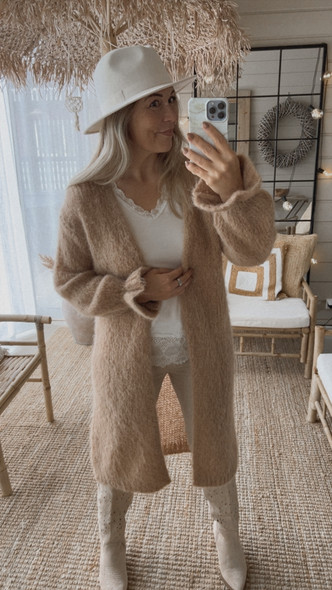 EMILIE ALPAKKANEULETAKKI KAMELI