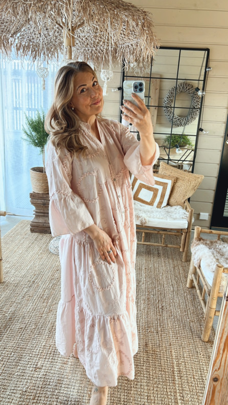 BETH PUUVILLAMEKKO ROOSA