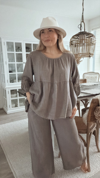CASSANDRA PELLAVAPAITA TAUPE