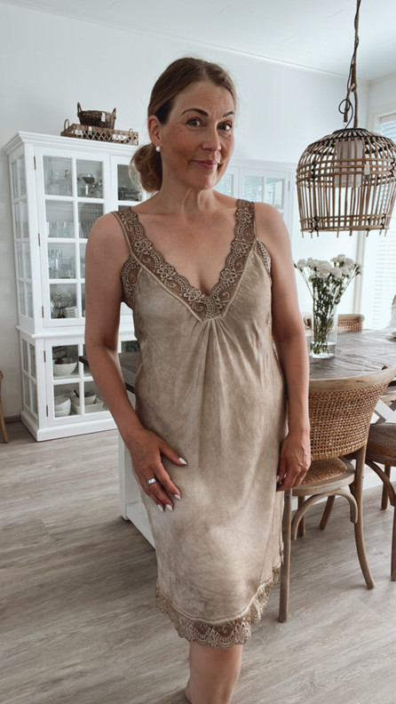 MAISA SATIINIMEKKO KAMELI