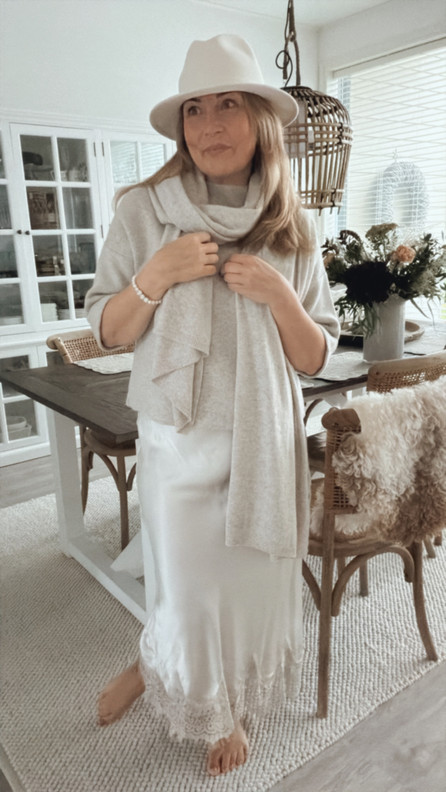 SARA VILLAHUIVI BEIGE