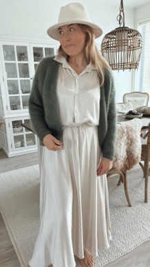 DIANNA MOHAIRNEULETAKKI KHAKI