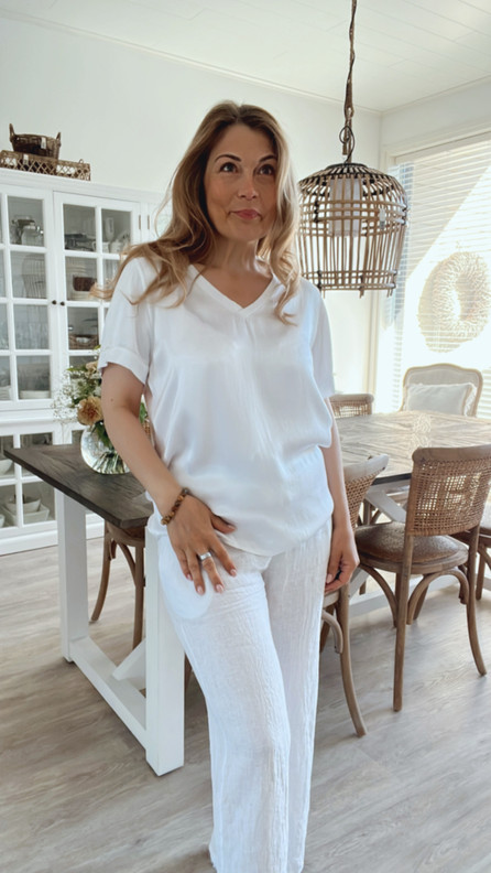 DONNALEE SATIINITEEPPARI VALKOINEN