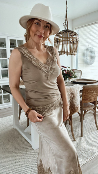 CELESTE PUKEUTUMISTOPPI TAUPE