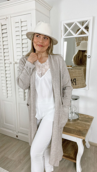 FLORA NEULETAKKI TAUPE