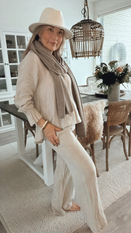 SARA VILLAHUIVI TAUPE