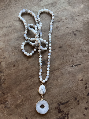 FANTASY KAULAKORU VALKOINEN