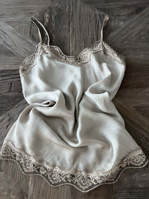 MACY SATIINITOPPI TAUPE