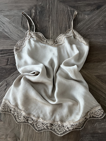 MACY SATIN TOP CAMEL