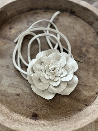 LEATHER BELT FLOWER, BEIGE